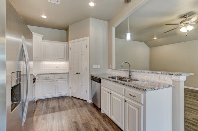 Building Photo - 8809 SW 55th St