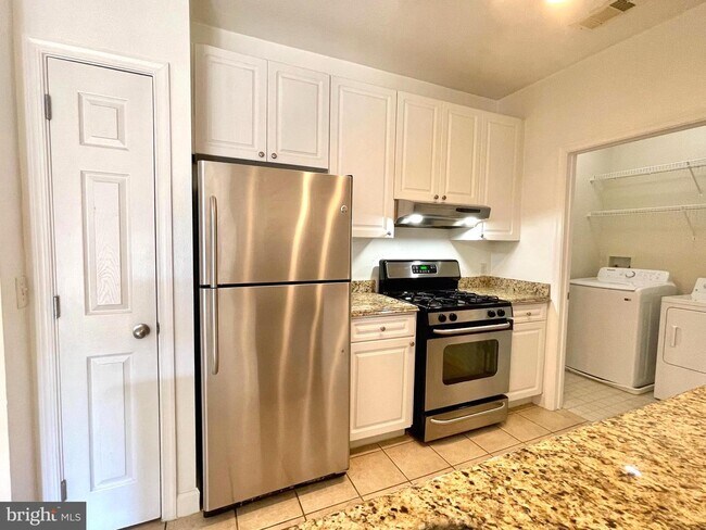 Primary Photo - 501 Hungerford Dr