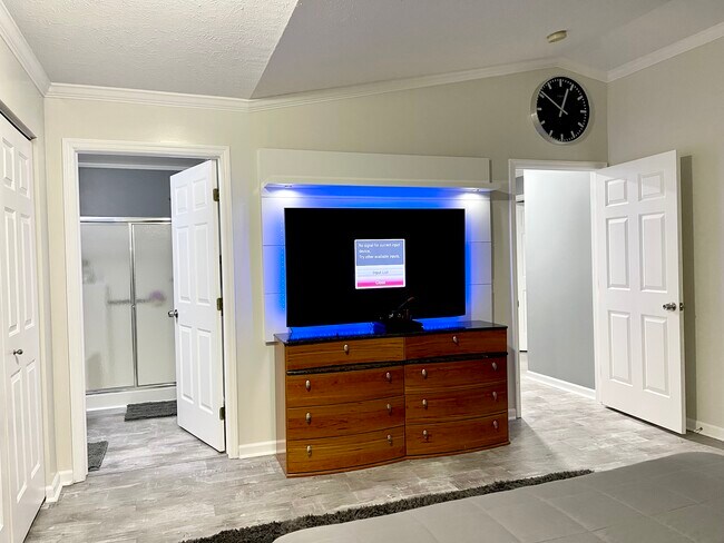 Master Bedroom - 3031 Poplar Creek Dr SE
