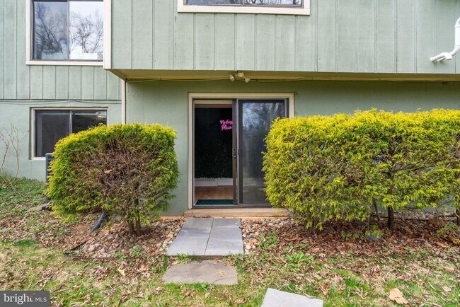 Building Photo - 1329 Colvin Forest Dr