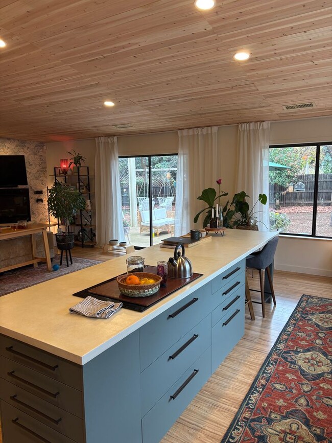 Building Photo - 1-Year Long-Term Rental