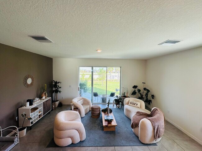 Building Photo - 194 Mangrove Shade Cir