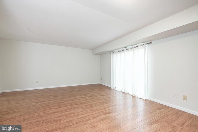 Building Photo - 37 Arrowwood Ct