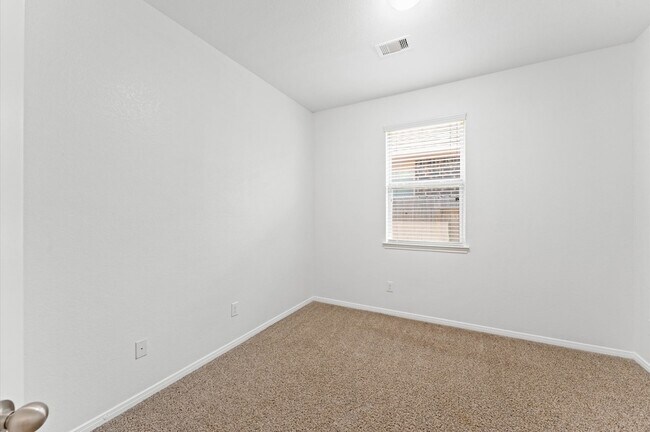Building Photo - 5610 Glenfield Spring Ln