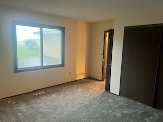 Building Photo - Move in Special - $500 off first months rent!