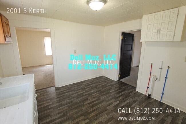 Building Photo - 2001 S Kerth-