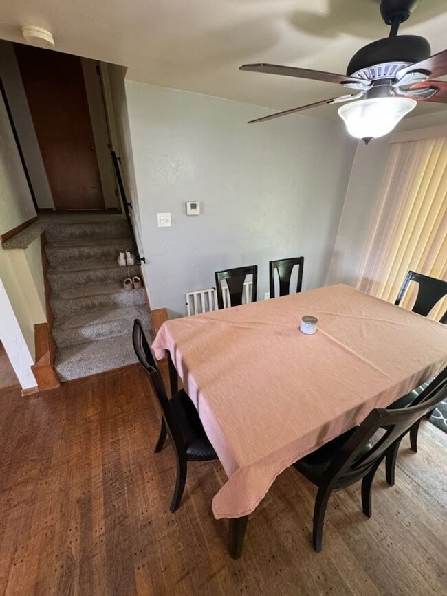 Building Photo - Spacious Split Level in Baldwin for Rent- ...