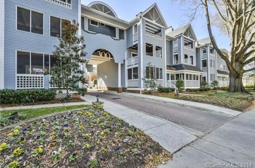Primary Photo - 300 E Park Ave