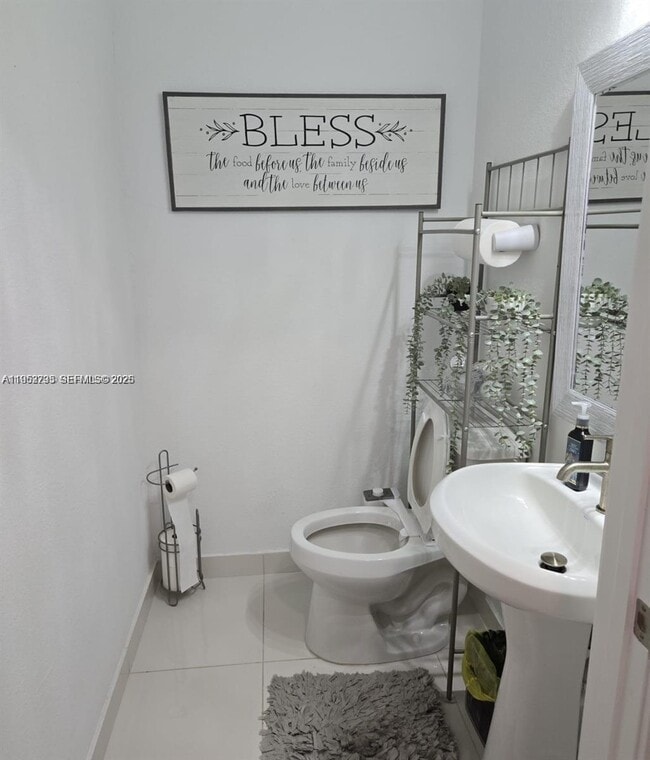 Building Photo - 249 NW 12th Ct