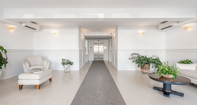 Building Photo - 30-11 21st St