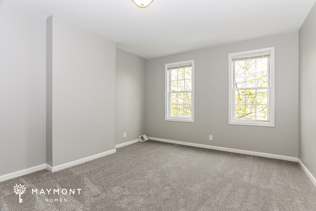 Building Photo - Charming 2-Bedroom Townhome