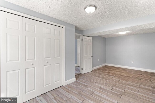 Building Photo - 13730 Marilyn Ct