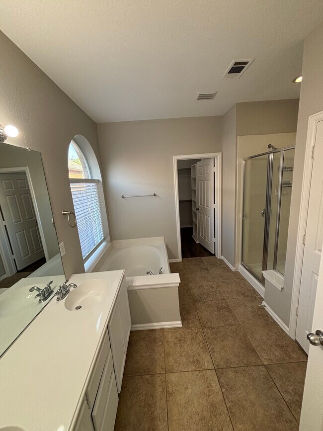 Building Photo - 2756 Thorncreek Ln