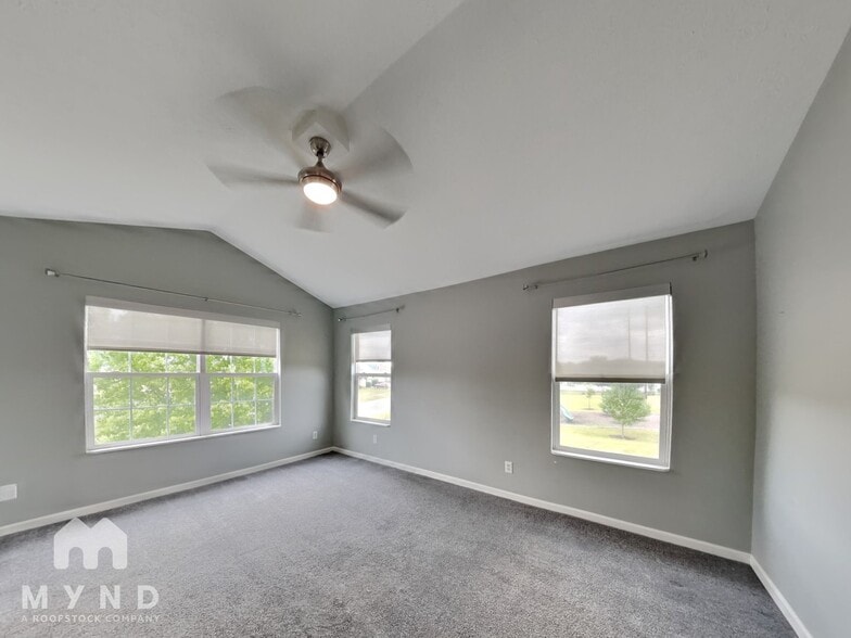 Building Photo - 6410 Hollingsworth Dr