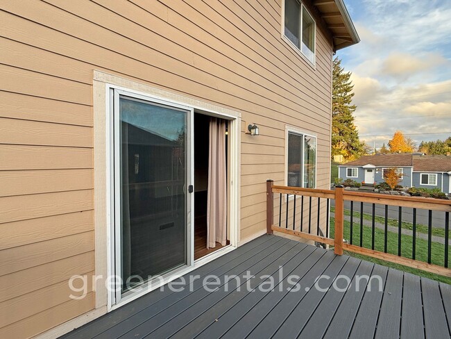 Building Photo - 4BR 2.5BA Home on Tumwater Hill