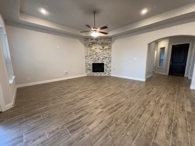 Building Photo - 5714 Caracara St