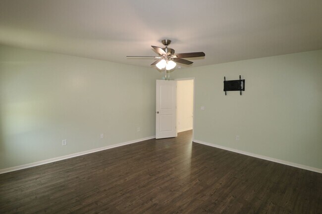 Building Photo - 4515 Wedge Dr