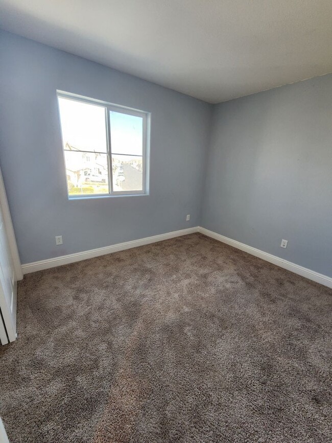 Building Photo - 231 Ninos Dr