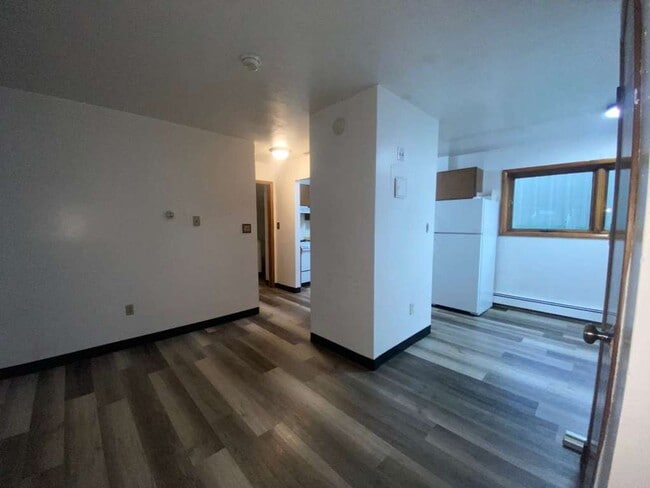 Building Photo - 604 2nd St