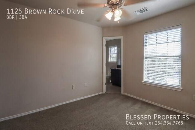 Building Photo - 1125 Brown Rock Dr