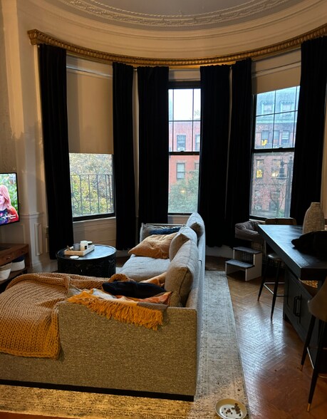 Primary Photo - 464 Beacon St