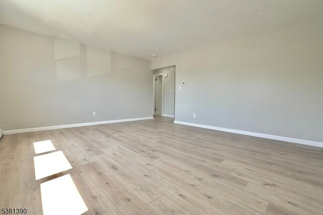 Building Photo - 467 Hobson Ave