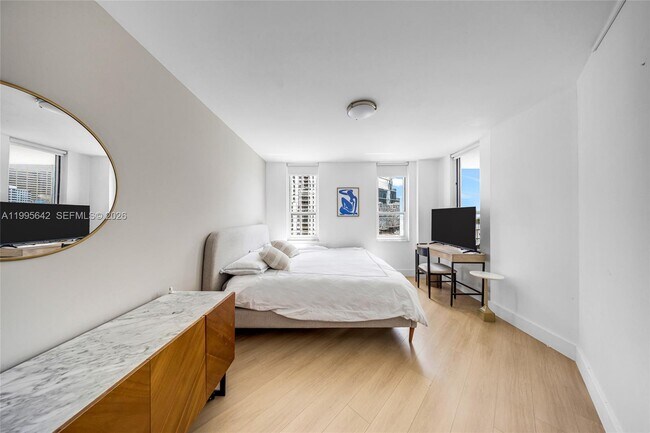 Building Photo - 701 Brickell Key Blvd