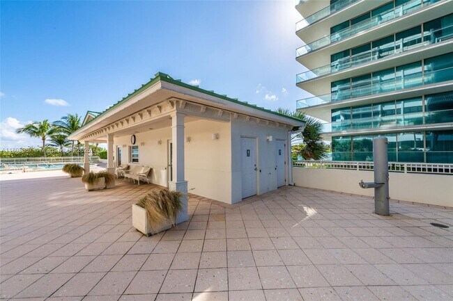 Building Photo - 10205 Collins Ave