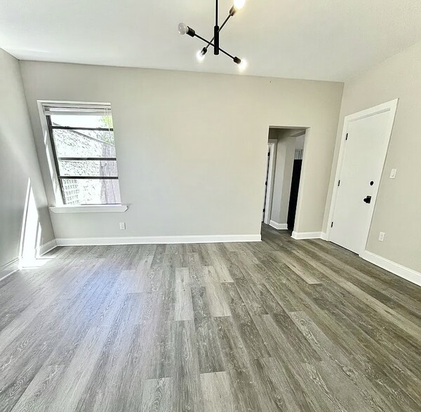Building Photo - 4920 S Vincennes Ave