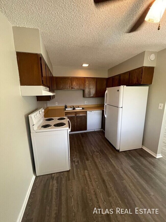 Building Photo - 415 St Vrain Pl