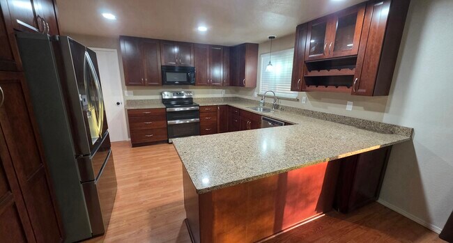 Building Photo - 3268 Beatty Cir