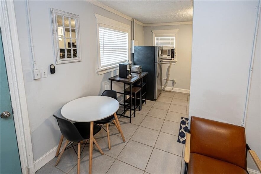 Building Photo - 235 Walnut St NW