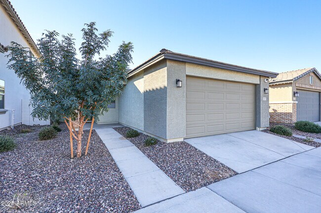 Building Photo - 14651 W Valentine St