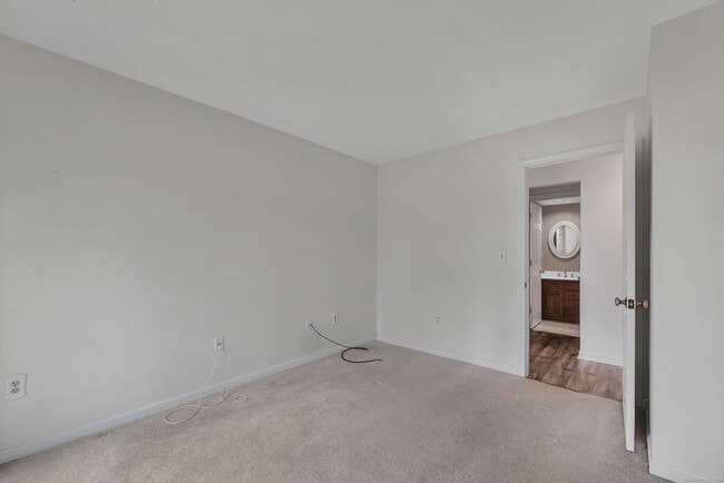 Building Photo - 7 Cottonwood Dr