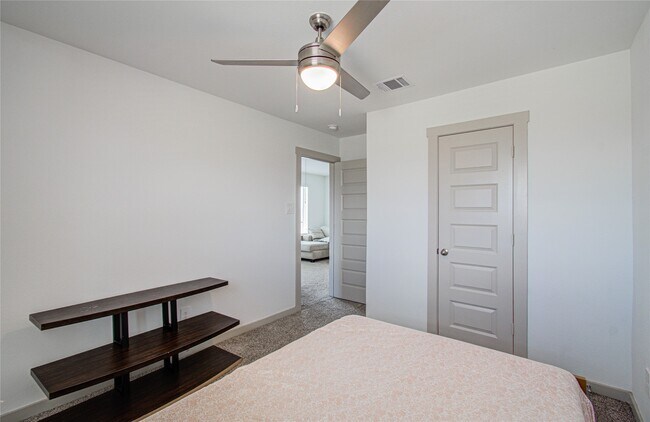 Building Photo - 22 Desert Spring Ln