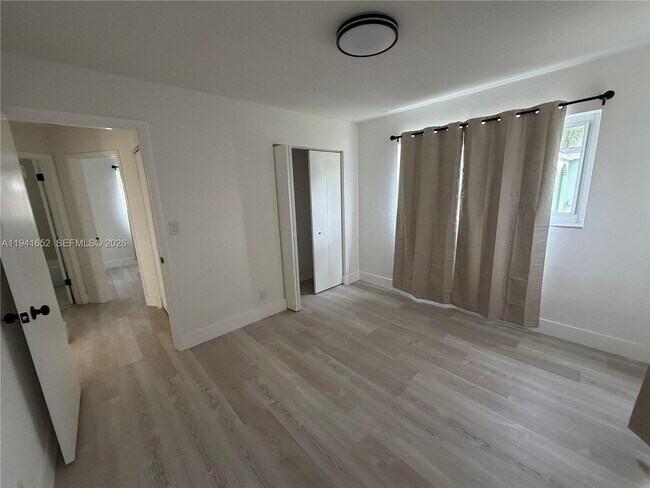 Building Photo - 3581 SW 13th Ct