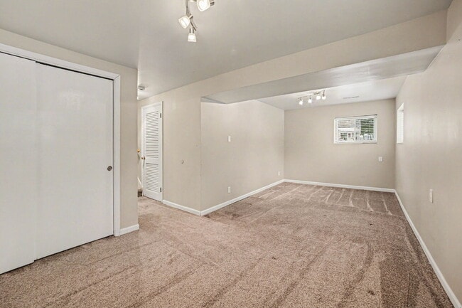 Building Photo - Updated- Well Maintained 3 bedroom Rental Home- $1650/Month