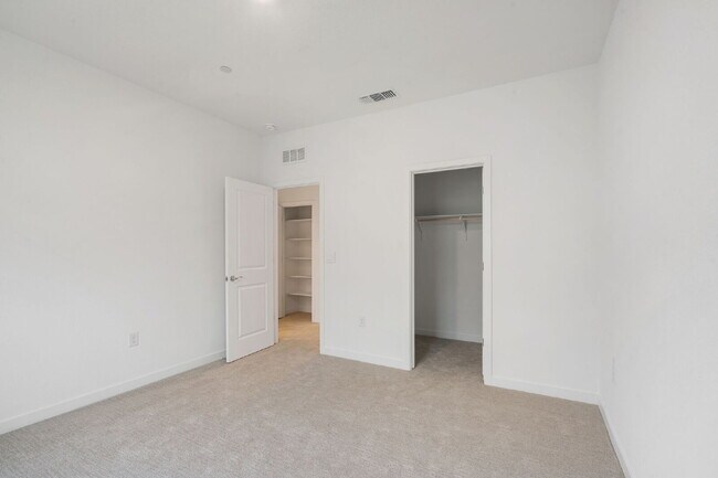 Building Photo - BRAND NEW BUILD 3000SQFT HOUSE FOR RENT