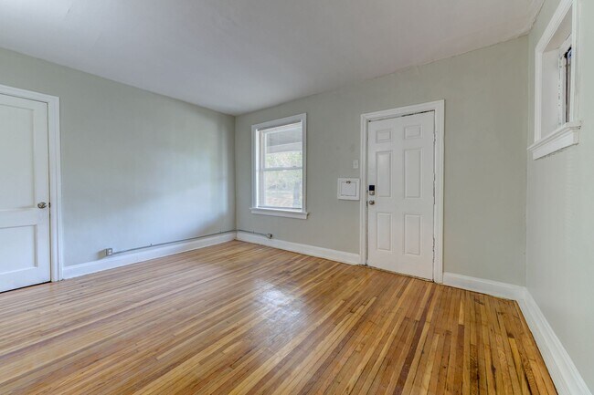 Building Photo - 3953 Tholozan Ave