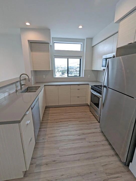 Building Photo - 338 Mariposa Ave