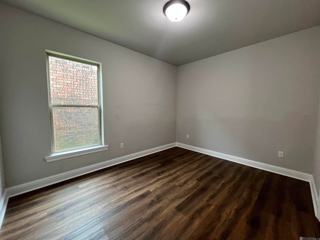 Building Photo - 1303 Hickory Creek Dr