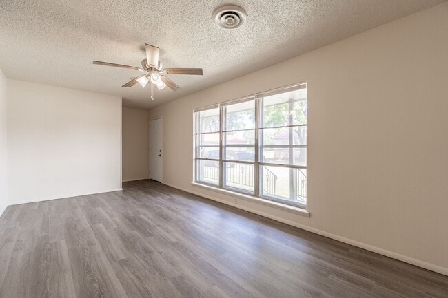 Building Photo - 8022 US-271