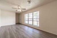 Building Photo - 8022 US-271