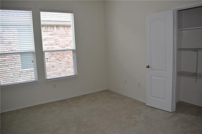 Building Photo - 1425 Berlin Ln