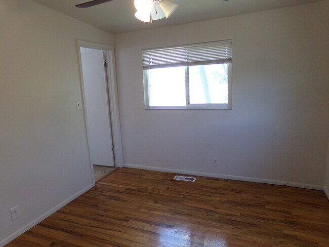 Master Bedroom - 5522 East Edgewood Drive