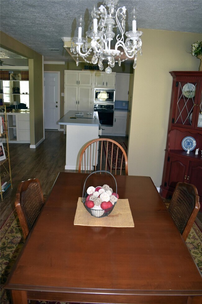 Building Photo - 3214 Wedgewood Cir