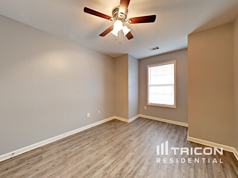 Building Photo - 640 Fairgreen Trail
