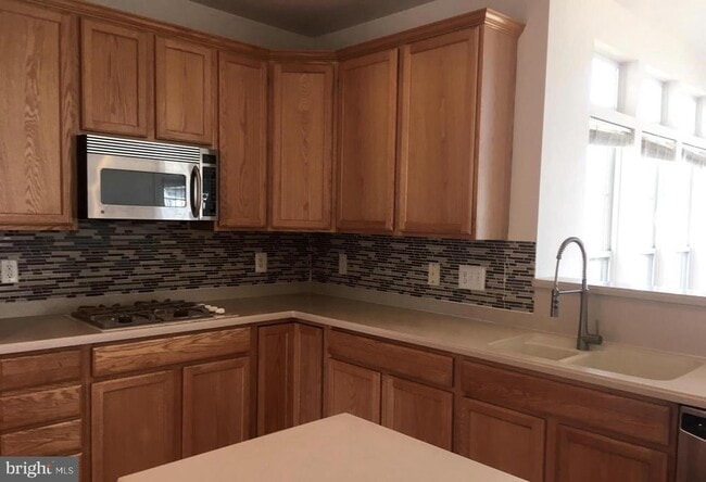 Building Photo - 7209 Bladen Pl