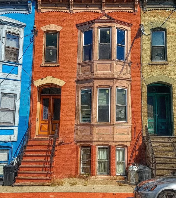 Building Photo - 179 Elk St