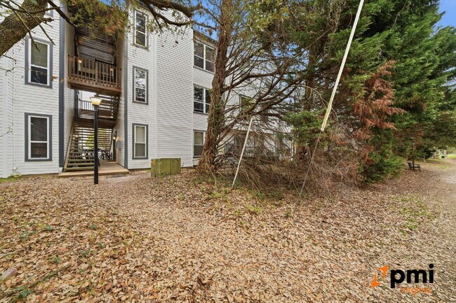 Building Photo - Immaculate 2 Bedroom 2 Bath Condo- Shore Drive